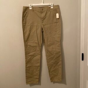Aero Khaki Skinny Mid-Rise Slim Leg Uniform Pants [Size: 14]